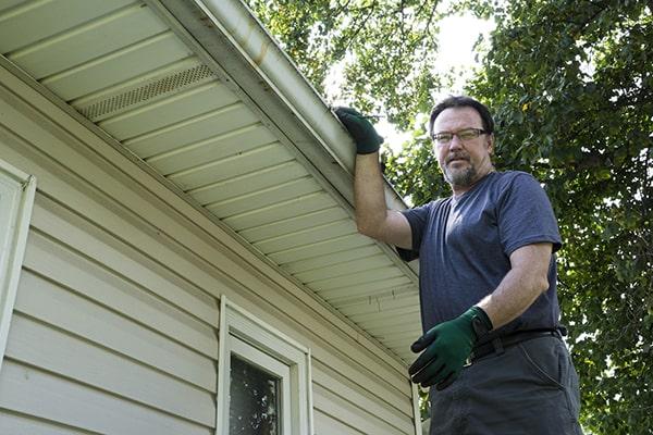 Gutter Cleaning of Auburn team